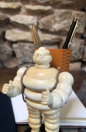 Porte crayon Michelin représentant un Bidendum