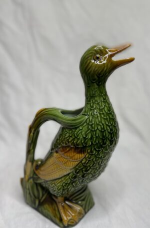 Vase canard en barbotine