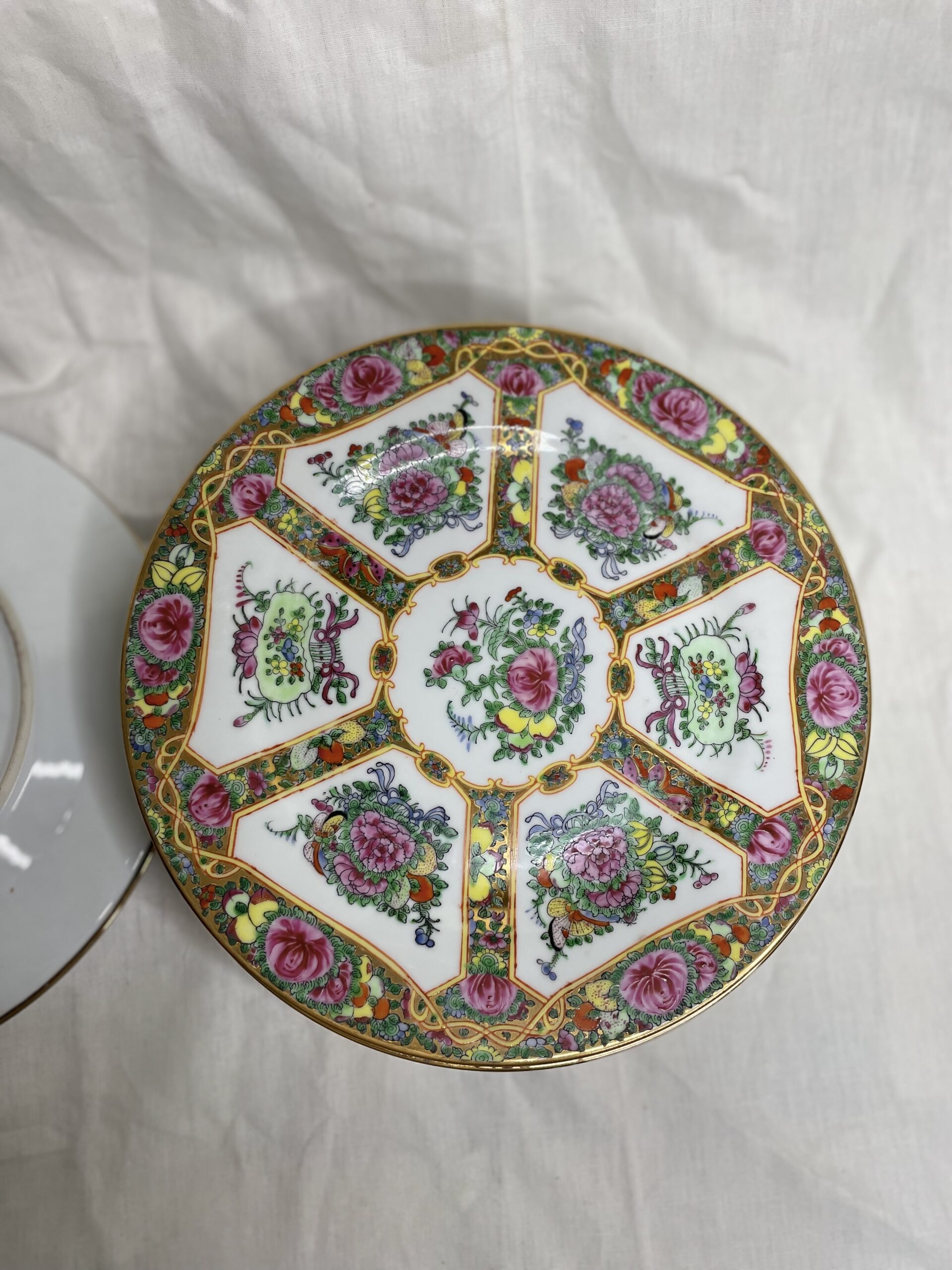 Assiettes en porcelaine de Chine – Image 4