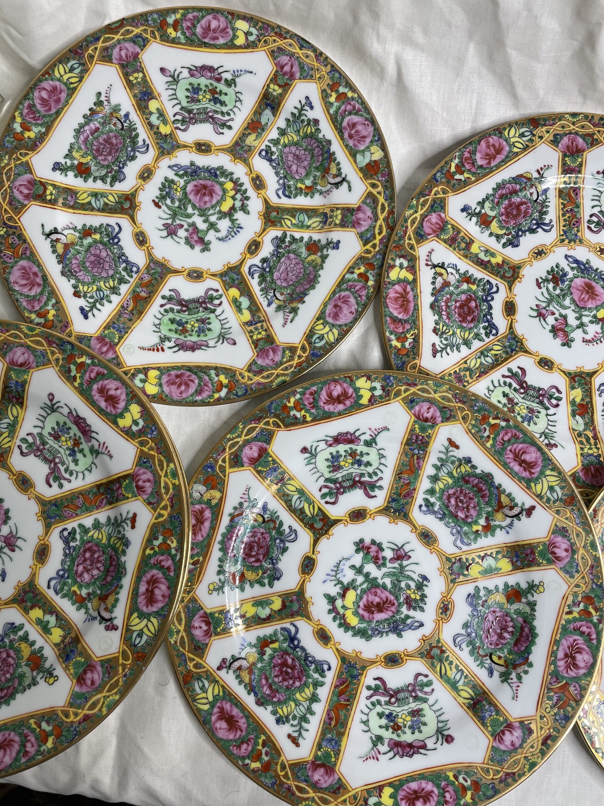 Assiettes en porcelaine de Chine – Image 2